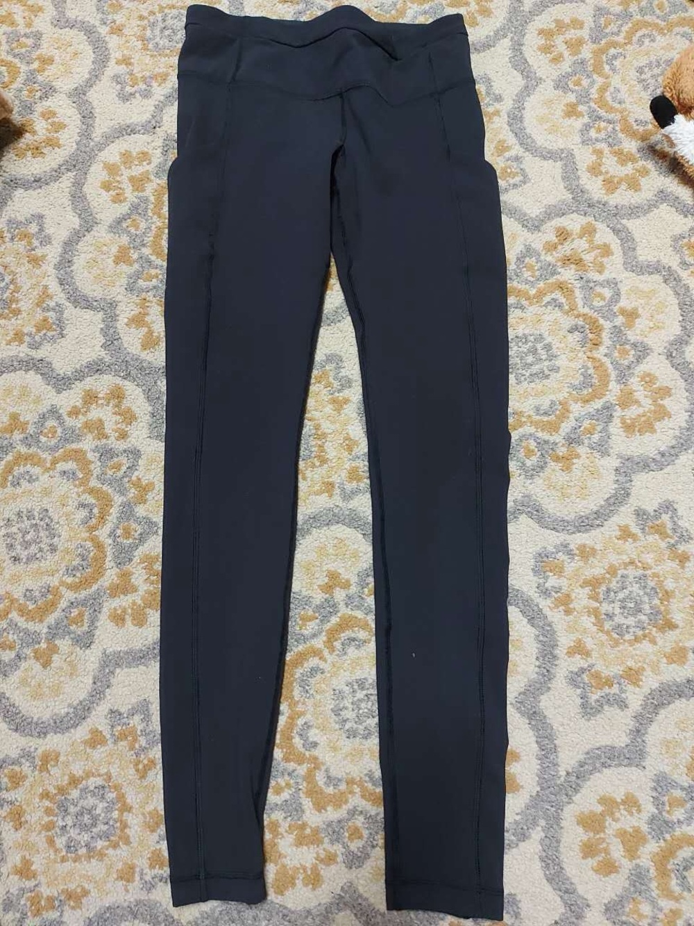 Lululemon black leggings with pockets